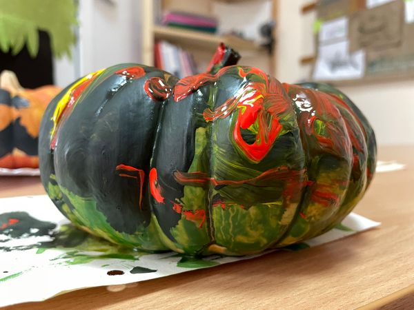 Когда детям нужно дать вымазаться краской. Рисование на Хеллоуин