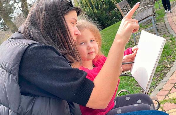 Урок рисования набросков на пленэре. Андреевский парк. Семейный формат